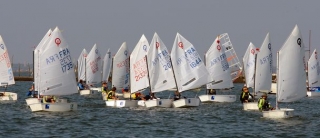  Escuela de vela adaptada a todos 